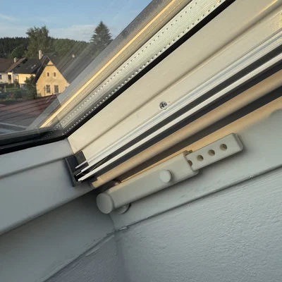 Thanh giữ cửa sổ mái (Roof window holder)