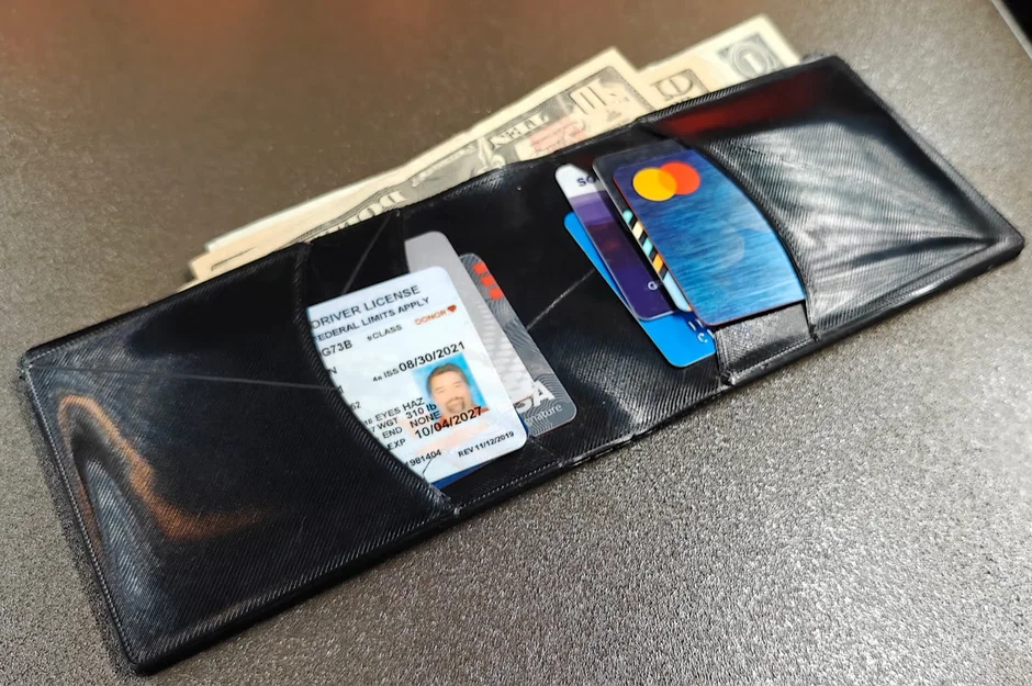 Ví gập Top Notch Billfold kiểu Tandy, in 3D liền khối TPU với máy đa đầu in - Image 1