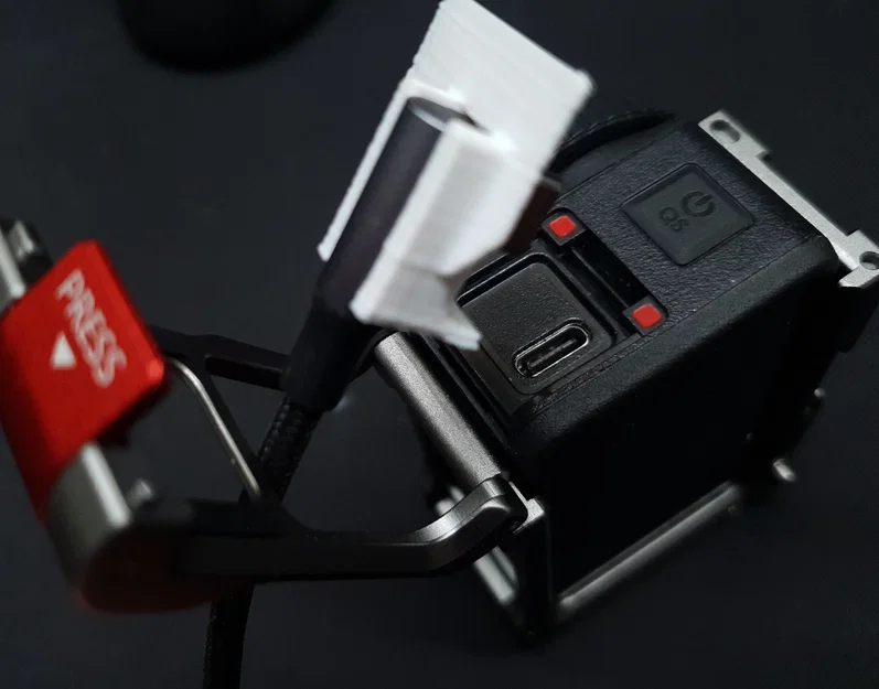 Ngàm cố định dây cáp USB-C cho Osmo Action 4 - Image 3
