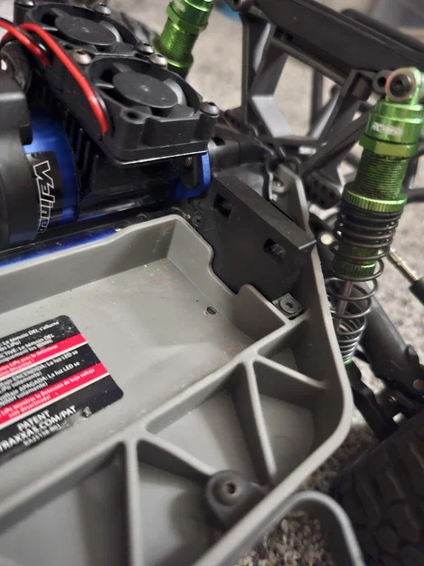 Ngàm giữ pin Traxxas Slash 4x4 VXL nâng cấp cho pin dung lượng lớn - Image 2