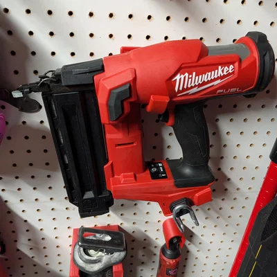 Bộ sưu tập giá treo Milwaukee cho Pegboard/Tường