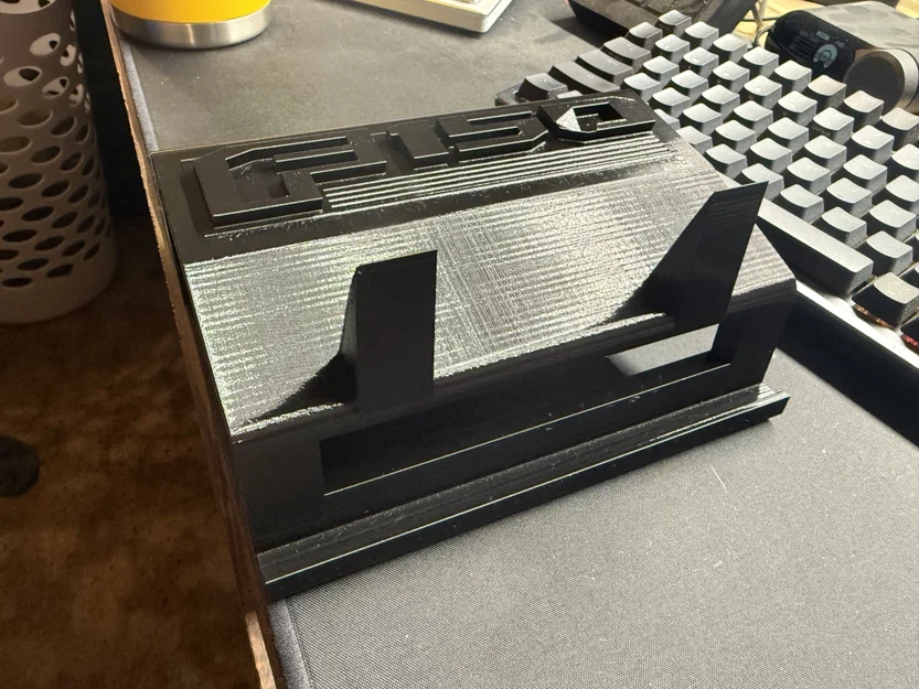 Giá đỡ iPad trên bảng táp-lô cho xe Ford F150 (2015-2020) - Image 1