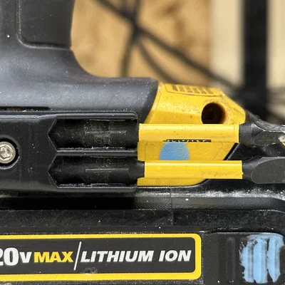 Giá đỡ mũi vít DeWalt - Tháo lắp dễ dàng