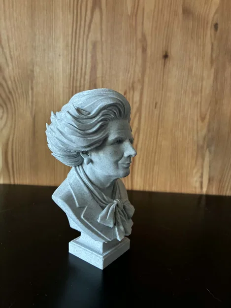 Bức tượng bán thân Margaret (Hilda Roberts) Thatcher - Image 3