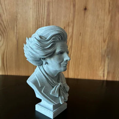 Bức tượng bán thân Margaret (Hilda Roberts) Thatcher
