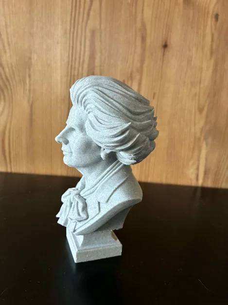 Bức tượng bán thân Margaret (Hilda Roberts) Thatcher - Image 5