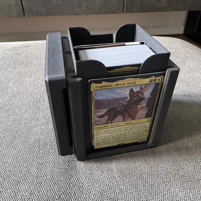 Hộp Đựng Bài Magic the Gathering Commander Có Nam Châm - Bản Remix từ Bmorr
