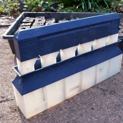 Dụng cụ ép đất Soil Blocker cho khay 1020