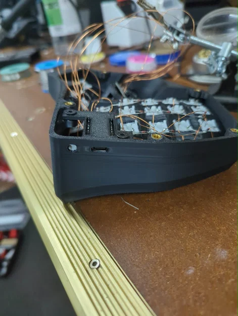 Giá đỡ mạch NRF 52840 cho bàn phím Charybdis / Scylla - Image 2