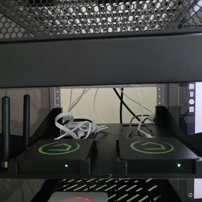 Kệ Mini Rack 10 inch cho Hubitat kèm chỗ để bộ chuyển đổi Procept POE