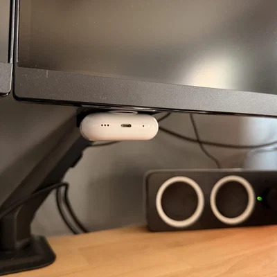 Giá đỡ sạc AirPods gắn dưới màn hình - Tối ưu bàn làm việc