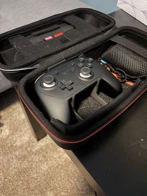 Khay cố định Nintendo Switch 2 Pro Controller trong túi đựng - Image 1
