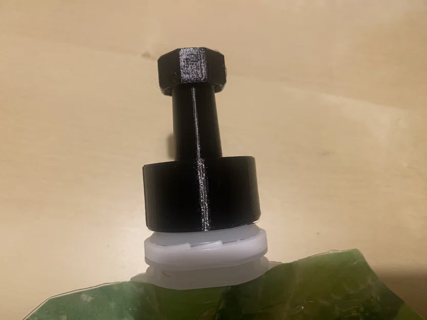 Đầu nối rót chất lỏng – Phễu cho túi châm (Ren 28,5 mm) - Image 3