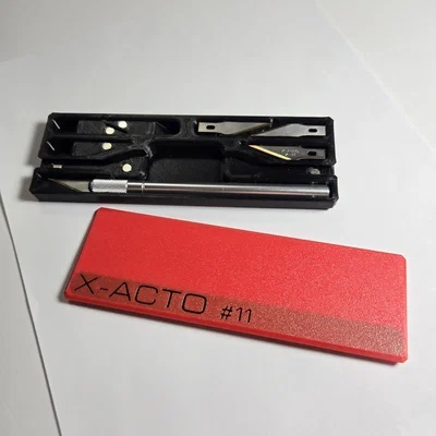 Hộp đựng dao X-Acto có nam châm