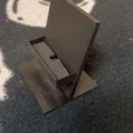 Giá đỡ điện thoại 3D để bàn tiện lợi tích hợp khe cắm sạc - Thumbnail 1