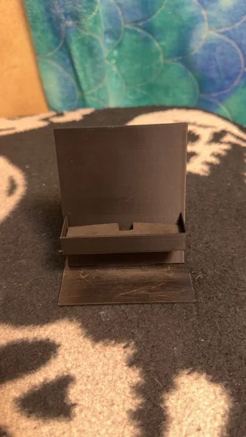 Giá đỡ điện thoại 3D để bàn tiện lợi tích hợp khe cắm sạc - Image 2