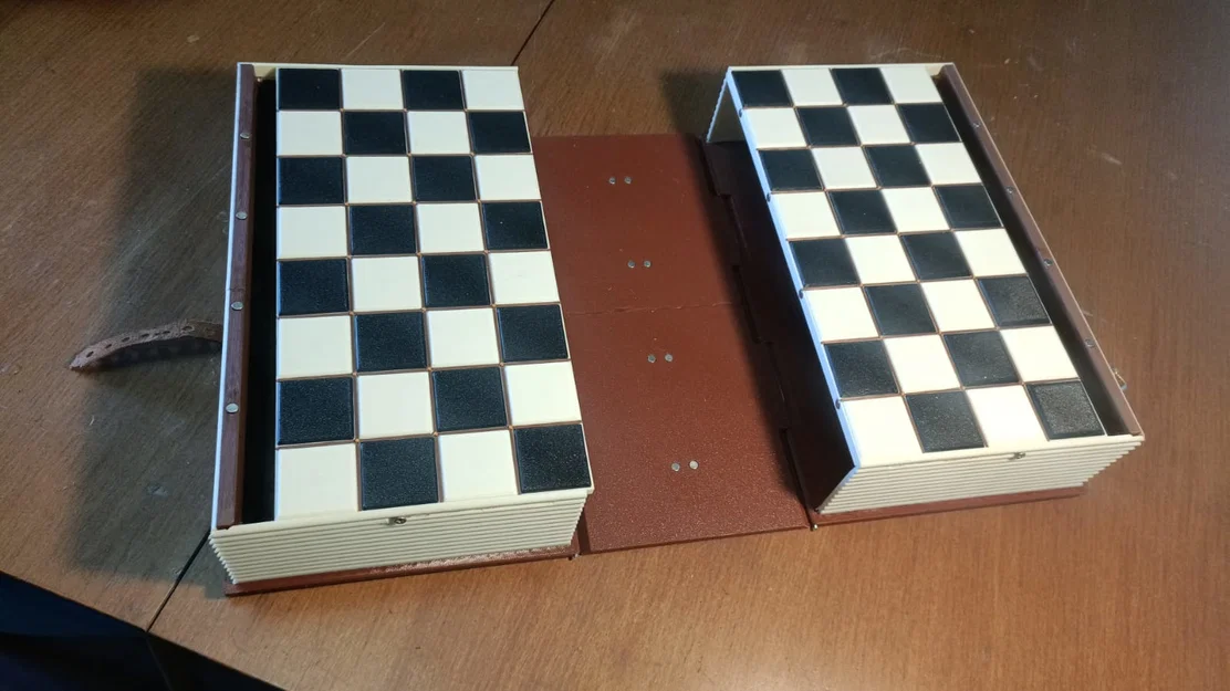 Hộp đựng kiêm bàn cờ Harry Potter Wizard Chess - Image 5