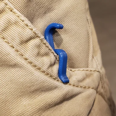 Pocket Key Clip V2: Móc Treo Chìa Khóa Ô Tô Gọn Gàng Cho Túi Quần