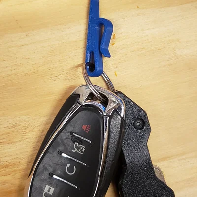 Pocket Key Clip V2: Móc Treo Chìa Khóa Ô Tô Gọn Gàng Cho Túi Quần