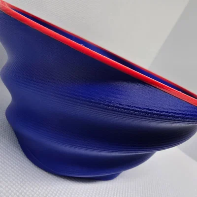 Tô Đựng Đồ Twisted Ripple – Vành Hai Màu