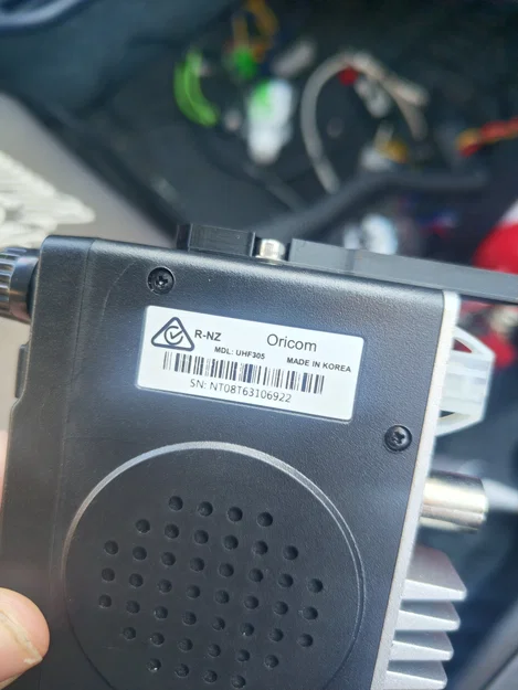 Giá đỡ gạt tàn gắn Oricom UHF305 cho Toyota Hilux/Surf/4runner Gen2 - Image 2