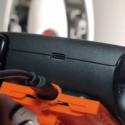 Đế dựng Steam Controller phong cách Portal Panel