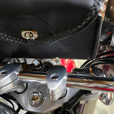 Ngàm gắn túi kính chắn gió cho xe Yamaha V Star (OEM)
