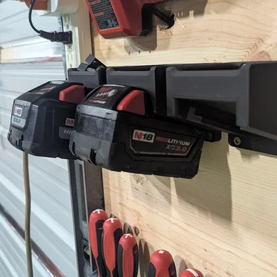 Giá treo pin Milwaukee M18