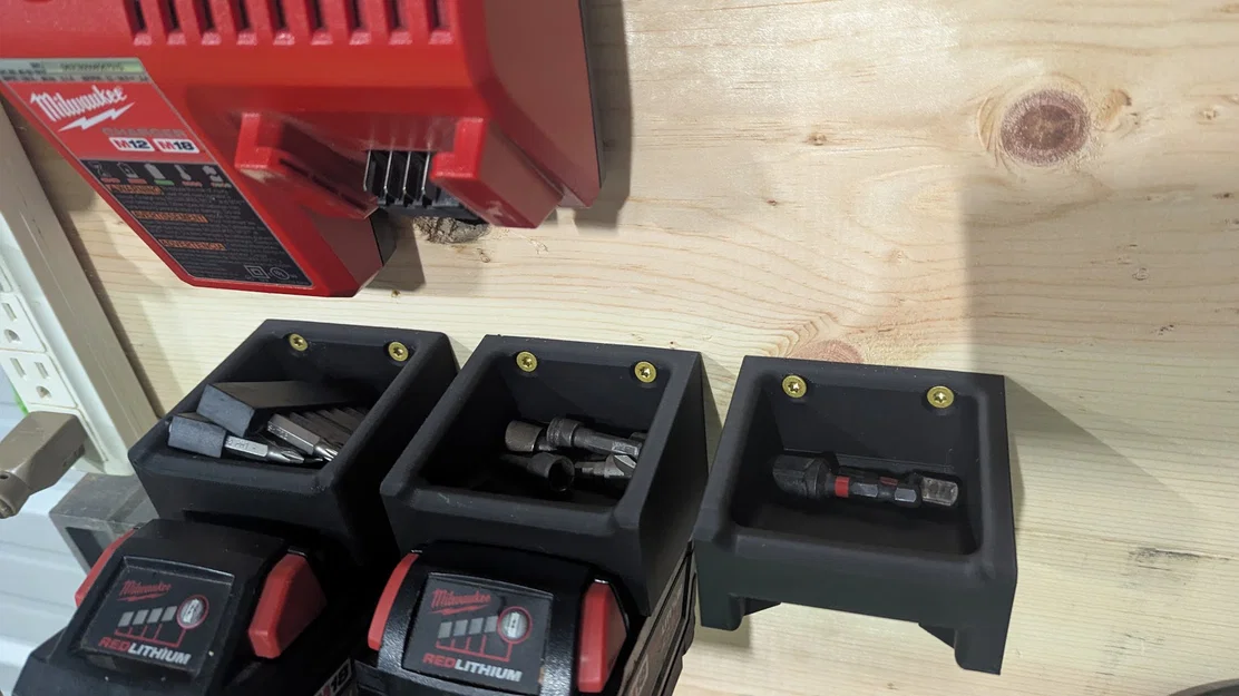 Giá treo pin Milwaukee M18 - Image 2