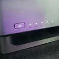 Chân đế UGREEN NAS DH4300+ hỗ trợ tản nhiệt và lưu thông không khí - Thumbnail 1
