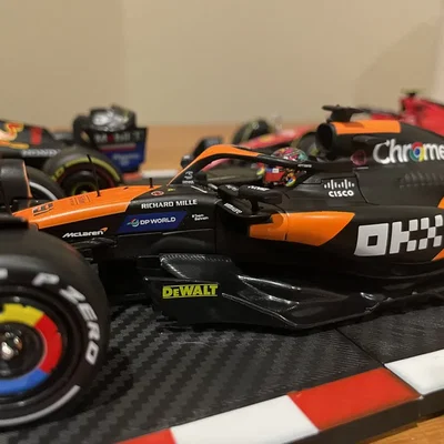 Giá treo tường dạng mô-đun cho xe F1 tỷ lệ 1:24