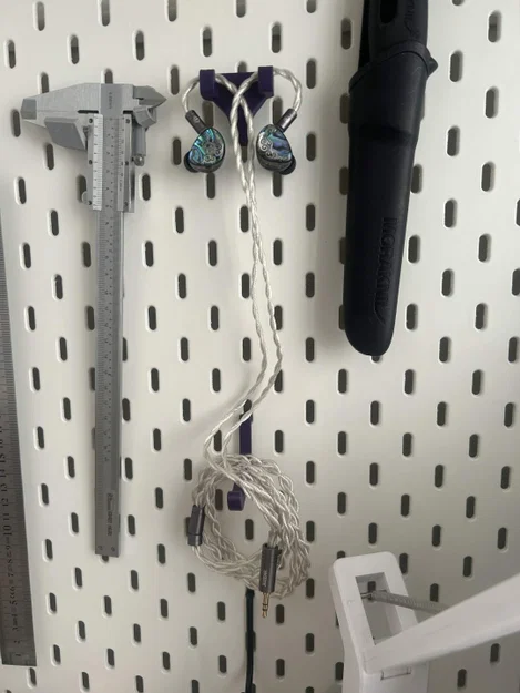 Giá treo tai nghe IEM gắn bảng IKEA SKÅDIS in 3D tiện lợi - Image 1
