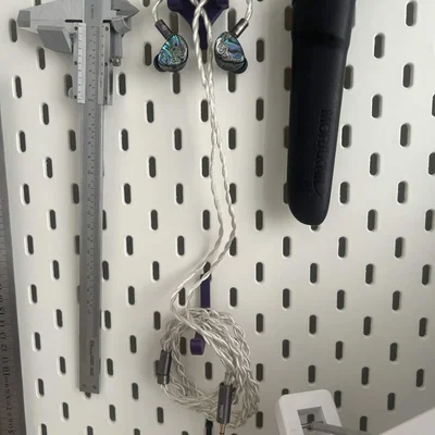 Giá treo tai nghe IEM gắn bảng IKEA SKÅDIS in 3D tiện lợi