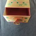 Hộp Đựng Trang Sức Hình Hoa Hồng — Tủ Ngăn Kéo Có Họa Tiết Hoa Văn (In 2 Màu) - Thumbnail 2