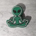 Mô hình Alien ngồi thiền làm Fidget Clicker - Thumbnail 1