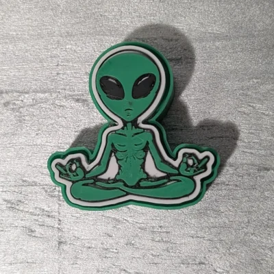 Mô hình Alien ngồi thiền làm Fidget Clicker