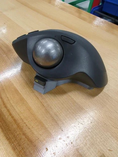 Đế giữ Logitech MX Ergo tích hợp khe cắm USB và nam châm in 3D - Image 1