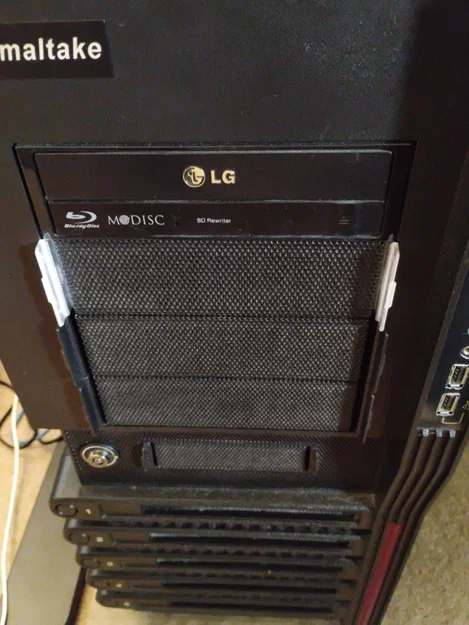 Nắp đậy khay 5.5 inch thay thế cho Thermaltake Level 10 GT - Image 1