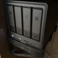 Giá treo tường chắc chắn cho Ugreen NAS 4800 Pro và Plus - Thumbnail 1