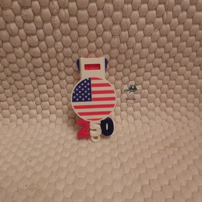 Dụng cụ khui lon America 250 đa năng - Phụ kiện móc khóa 3D