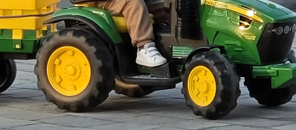 Phụ kiện nối dài bàn đạp (Pedal Extension) cho xe John Deere Ground Force Peg Perego - Image 1
