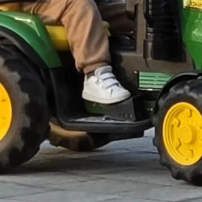 Phụ kiện nối dài bàn đạp (Pedal Extension) cho xe John Deere Ground Force Peg Perego