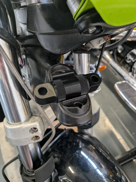 Pát gắn đèn pha cho Triumph Speed Triple 955i/T509 - Image 3