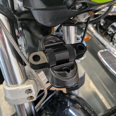 Pát gắn đèn pha cho Triumph Speed Triple 955i/T509
