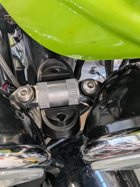 Pát gắn đèn pha cho Triumph Speed Triple 955i/T509 - Image 4