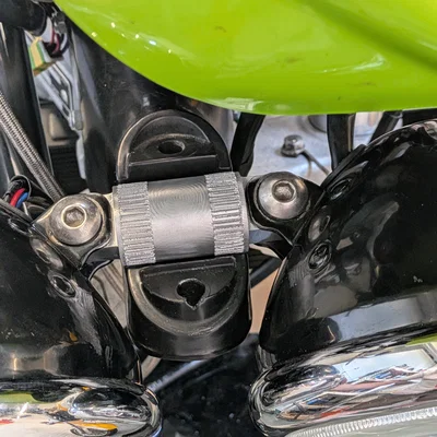 Pát gắn đèn pha cho Triumph Speed Triple 955i/T509