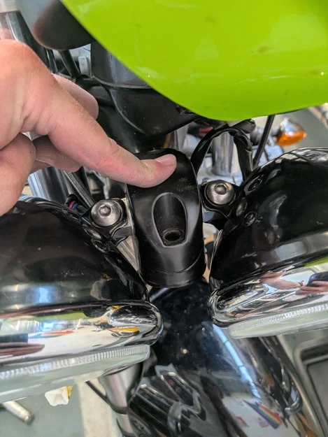 Pát gắn đèn pha cho Triumph Speed Triple 955i/T509 - Image 5