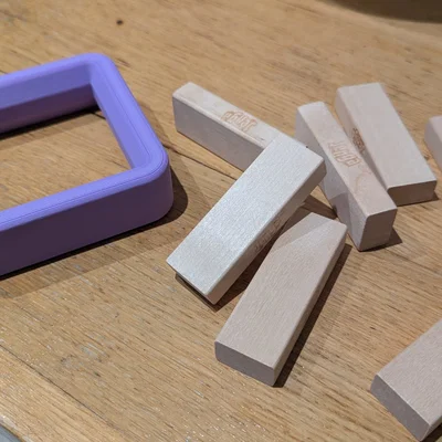 Dụng cụ căn chỉnh tháp Jenga