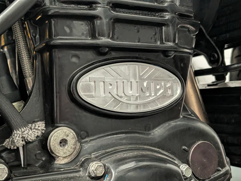 Logo gắn lốc máy Triumph 955i/T509 - Image 4