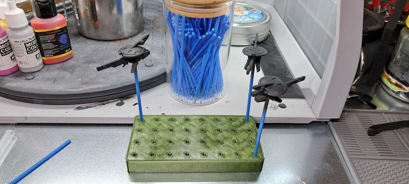 Giá đỡ cọ sơn (Paintstick Holder) - Image 1